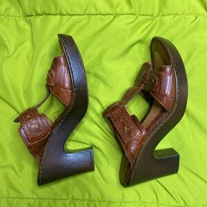 Born Chunky Heel Leather Sandals